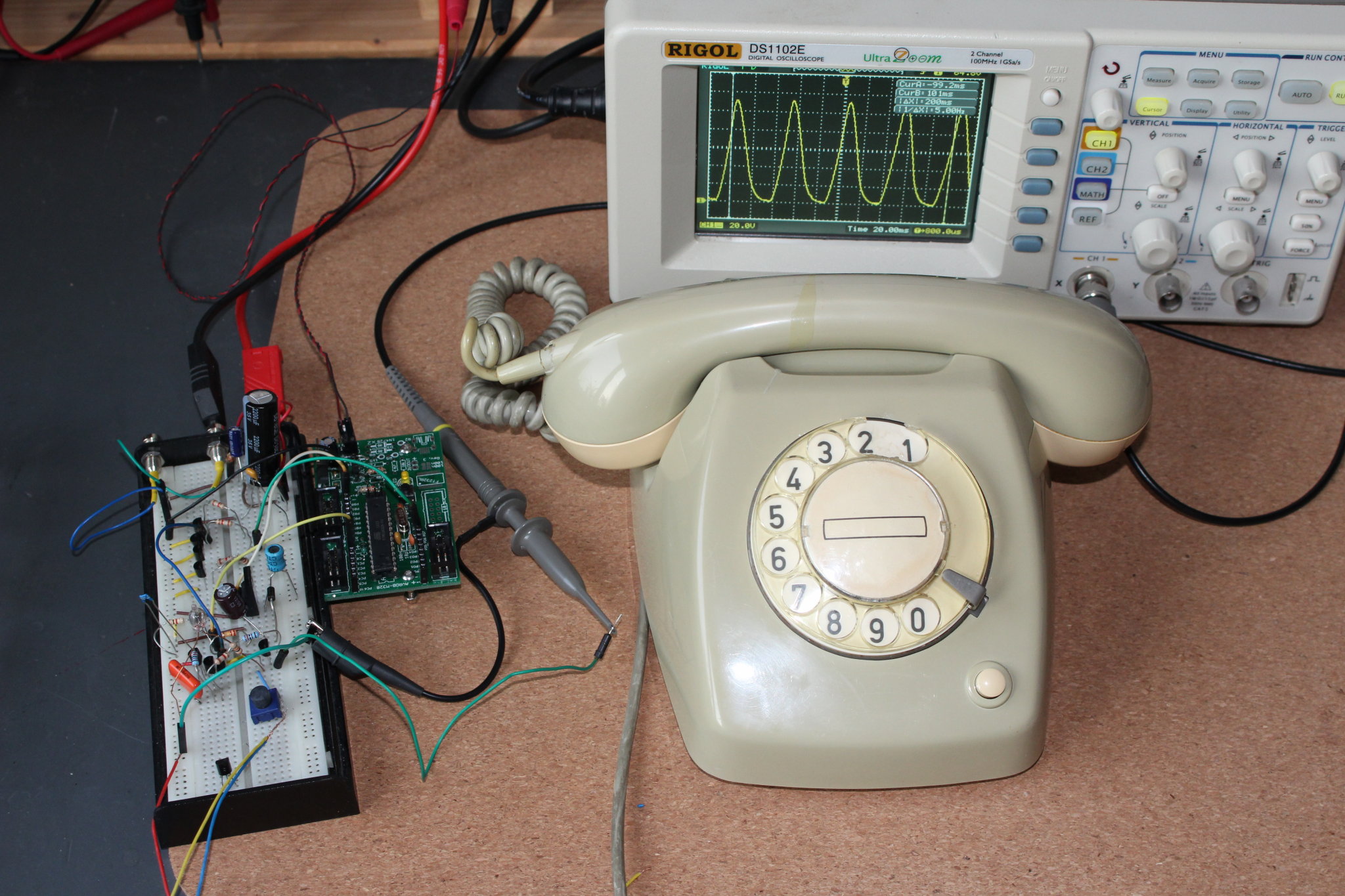 T65, breadboard & oscilloscope